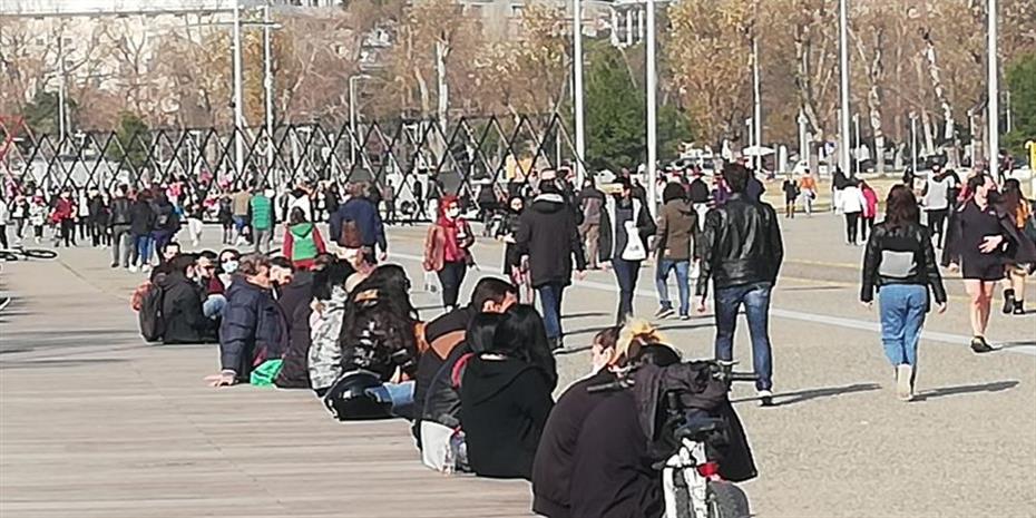 Φόβοι για παρέλαση του… ιού στη Θεσσαλονίκη